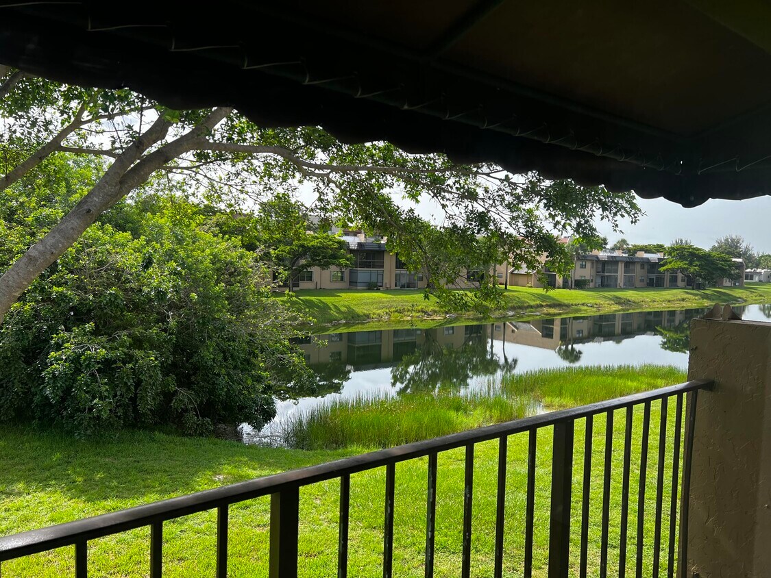 Foto principal - 1198 Lake Terry Dr