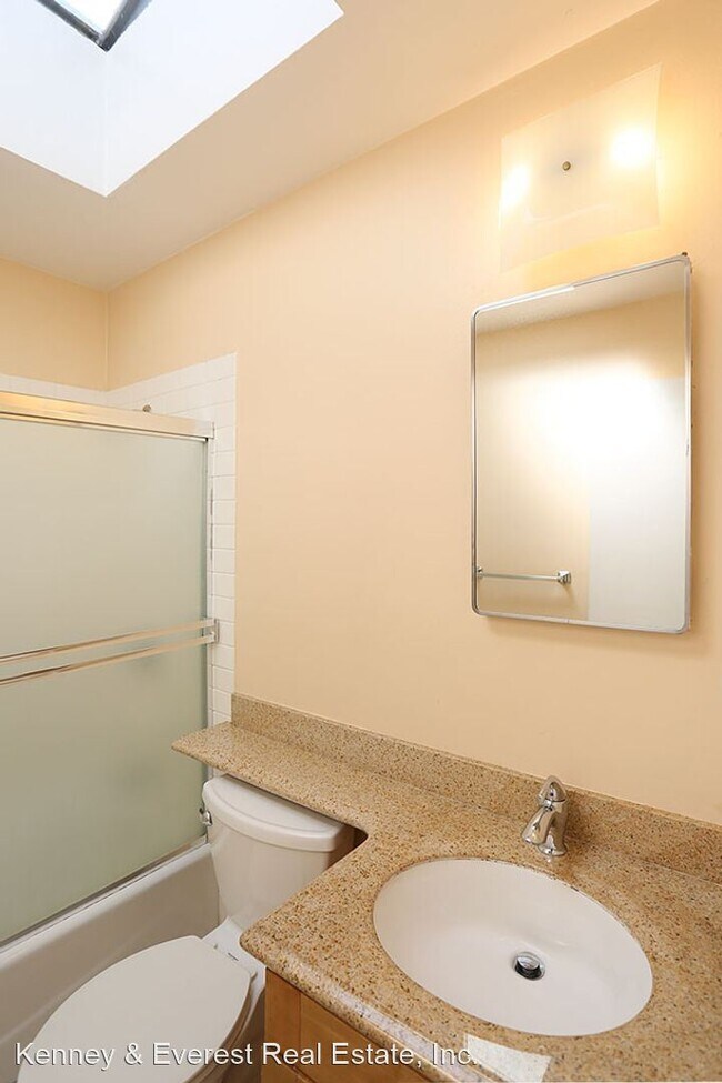 Building Photo - 2 br, 1 bath House - 630 Presidio Avenue #4