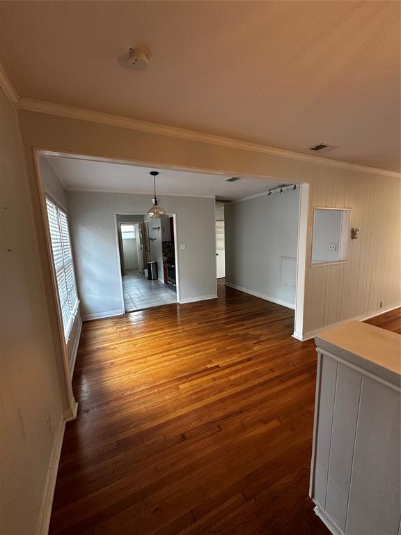 Building Photo - 2639 W 45th St