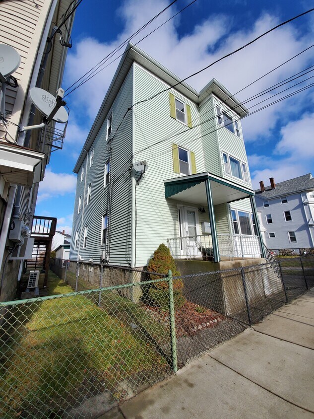 1124 Bedford St, Fall River, MA 02723 Apartments in Fall River, MA