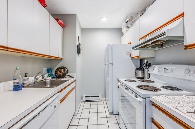 Foto del edificio - 102 E Brookline St