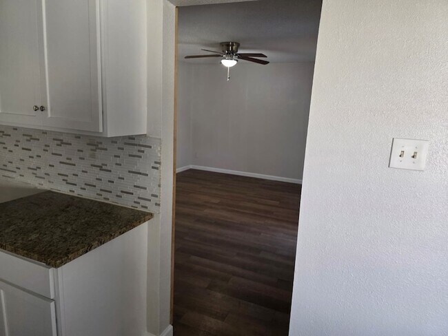 Foto del edificio - 2417 Coulee St