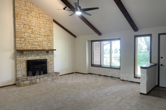 Building Photo - 4404 KS-4