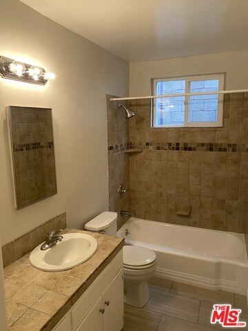 Foto del edificio - 142 N Clark Dr