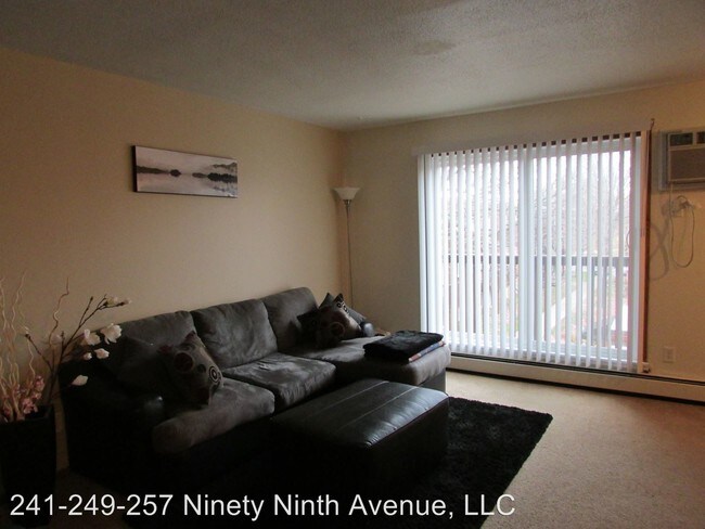 Foto del edificio - 241-249 99th Ave NE