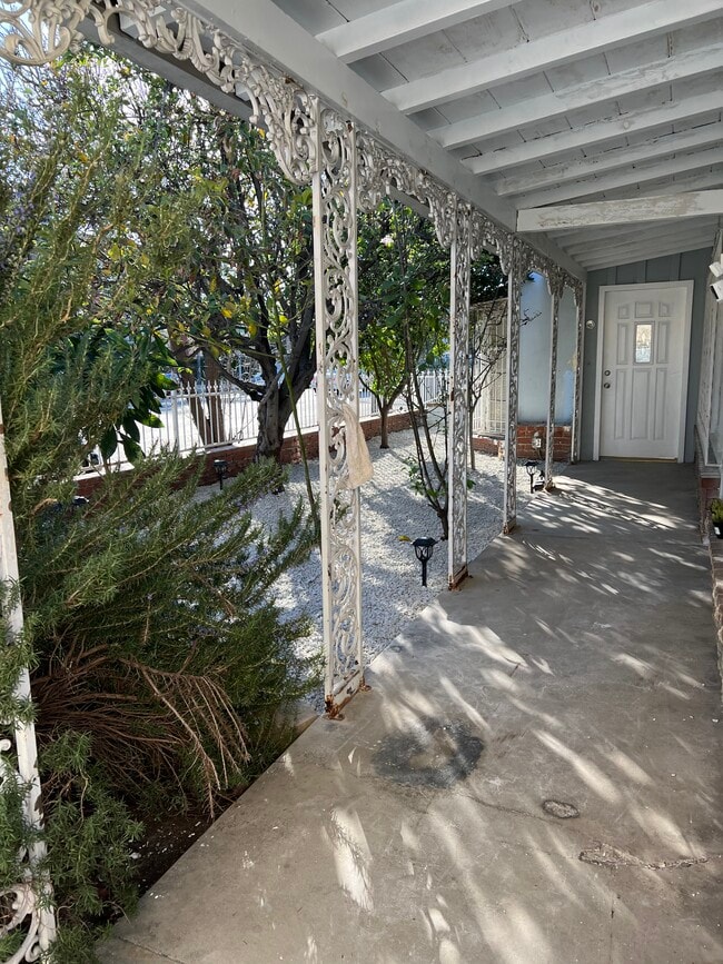 Building Photo - 12015 Riverside Dr