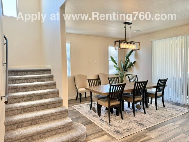 Foto del edificio - Newer 4 Bedroom 3 Bathroom Home With Solar...