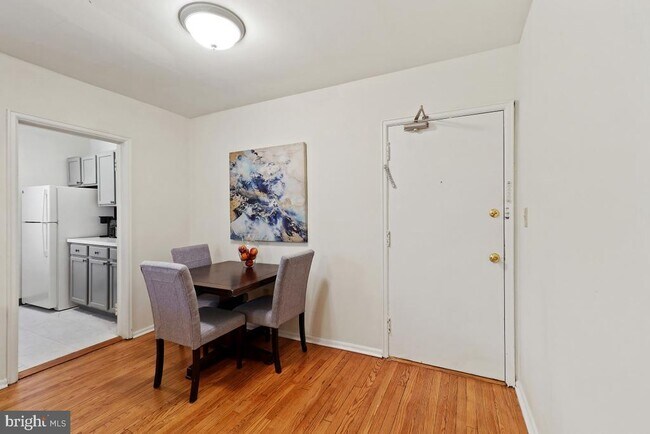 Foto del edificio - 7607 Eastern Ave NW