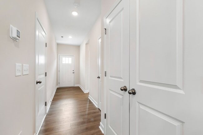 Building Photo - Charming 3BR Townhome in the Sought-After Springvale Community!