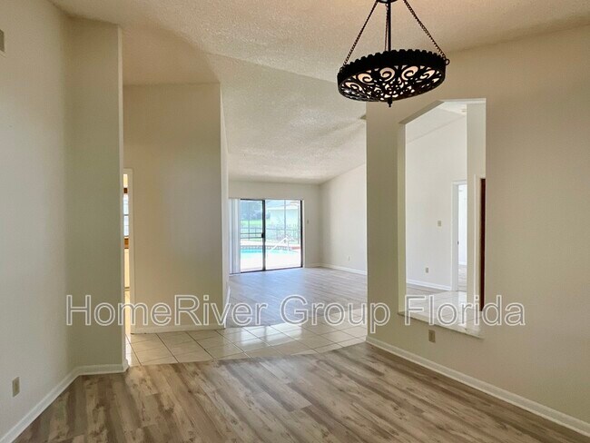 Foto del edificio - 16517 Norwood Dr