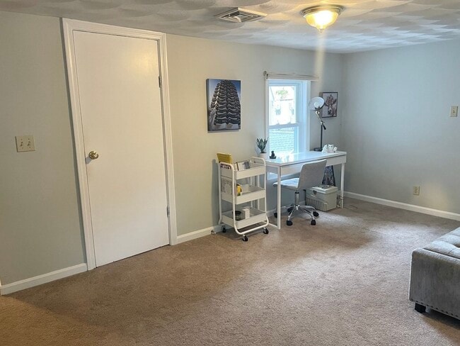 Building Photo - 23 Fisher St