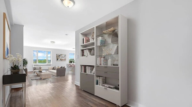 Building Photo - Stunning top floor one bedroom with water and bridge views!