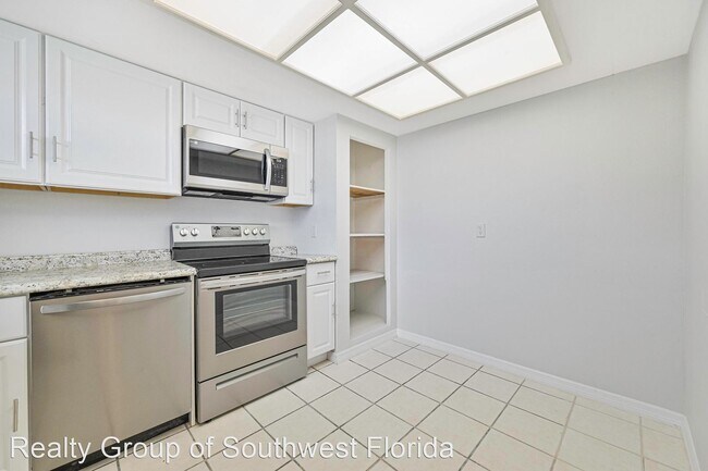 Foto del edificio - 2 br, 2 bath House - 4920 Vincennes Ct #103