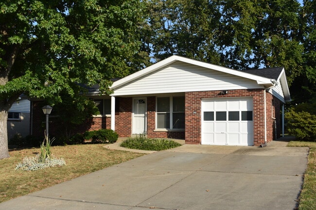 Foto del edificio - 3500 Glen Arbor Dr