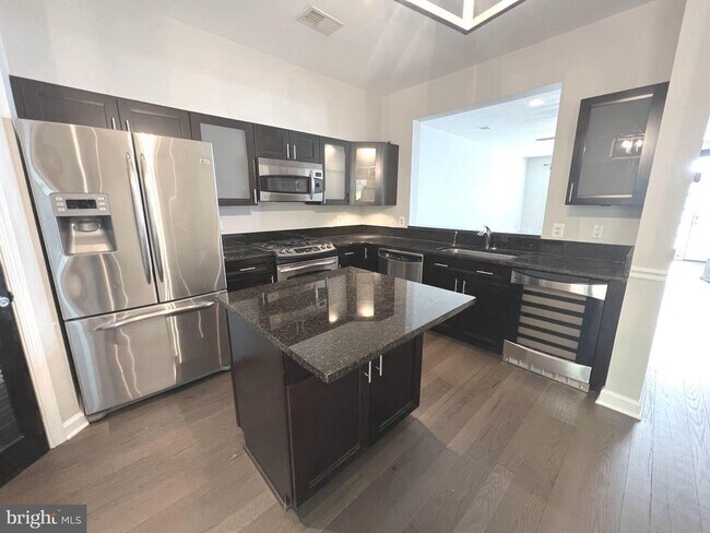 Foto del edificio - 2724 Oak Leaf Ct