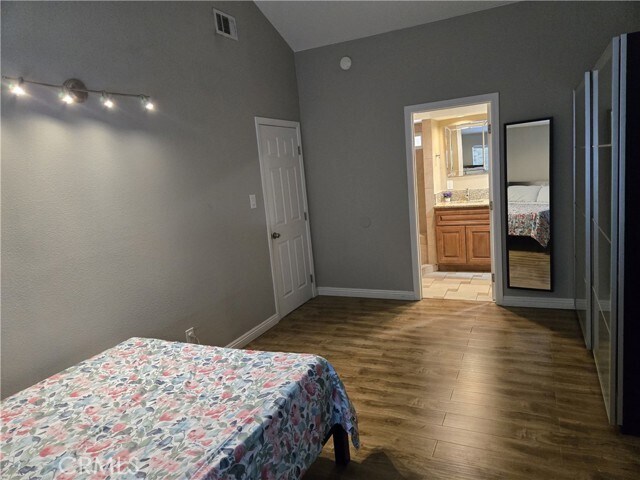 Foto del edificio - 10422 Mountain View Ave