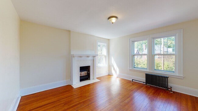 Building Photo - 507 W 7th St