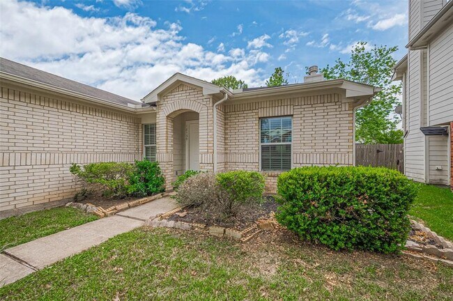 Foto del edificio - 18139 Flower Grove Ct