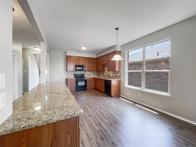 Foto del edificio - 7233 Lindentree Ln