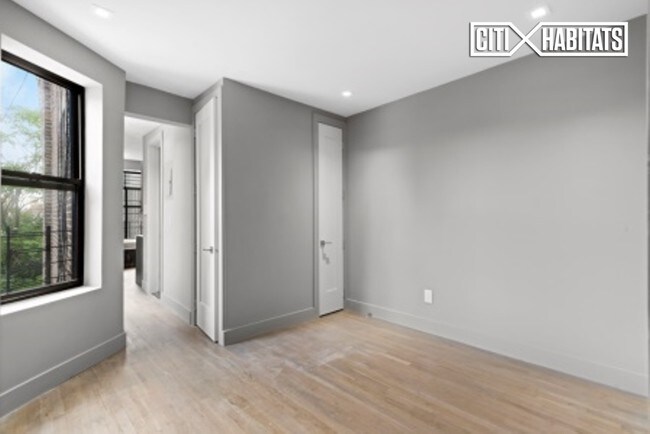 Building Photo - 124 E 117th St