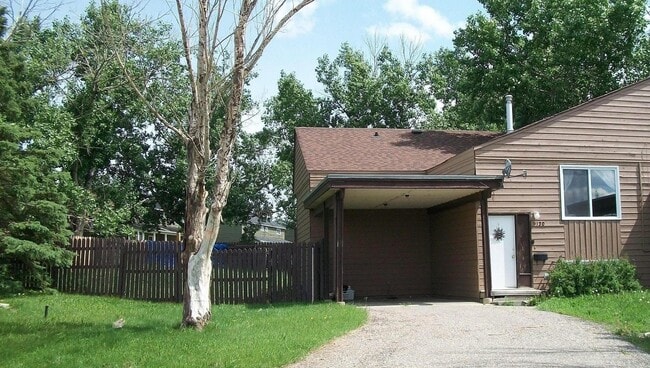 Photo du bâtiment - Loran Townhomes