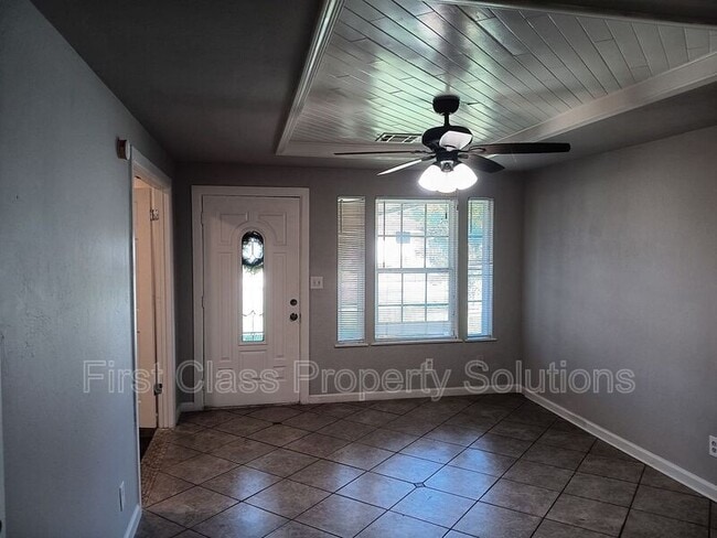 Foto del edificio - 1205 S Howard Ave