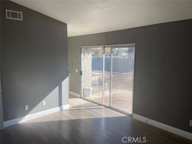 Foto del edificio - 3568 Warm Springs Ct