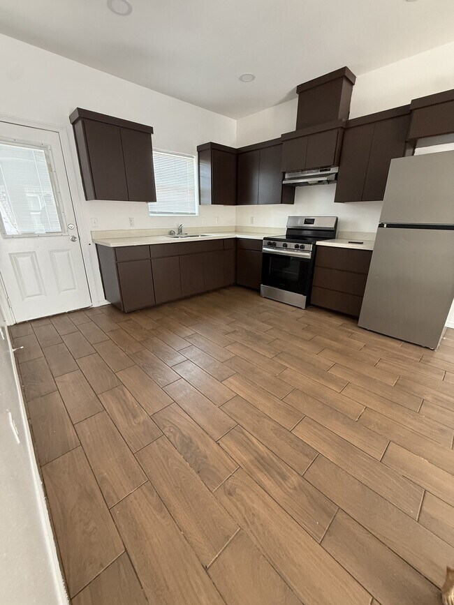 Foto del edificio - 4813 N Cypress St