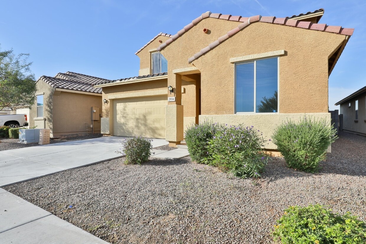 Spacious 5Bedroom Family Home in Tolleson... Apartment for Rent in