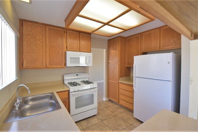 Building Photo - 7538 Marmot Ave