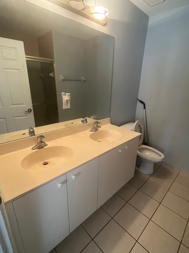 King bathroom - 6358 Landings Way