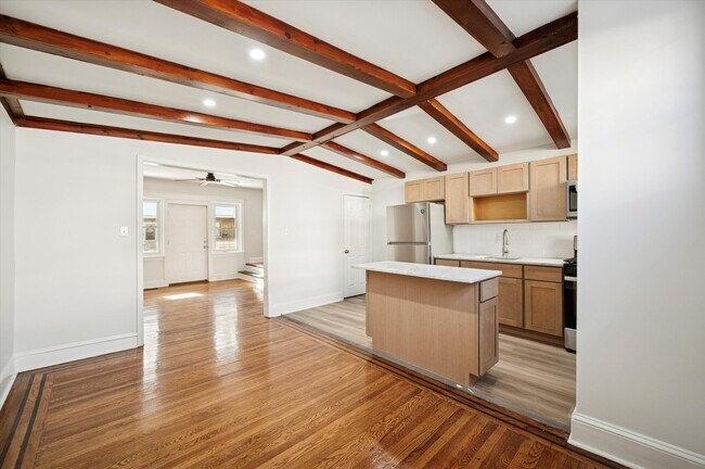 Foto del edificio - 5557 Matthews St