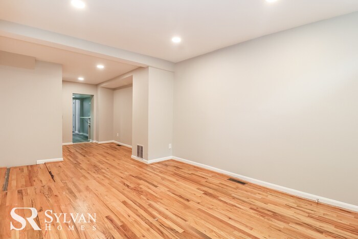Primary Photo - Spacious 3BR 1.5BA Townhome offers every c...