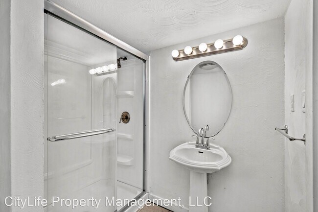 Foto del edificio - 4 br, 2 bath House - 98 Wyoming Street