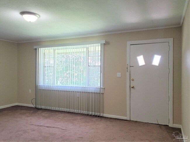 Foto del edificio - 665 W Roberts Rd