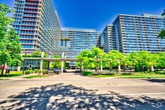 Building Photo - 9725 Woods Dr