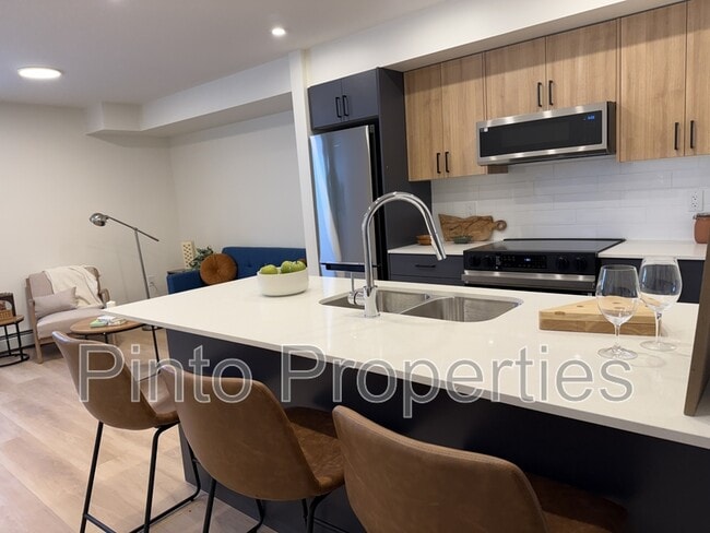 Photo du bâtiment - 8615-8108 108 St NW