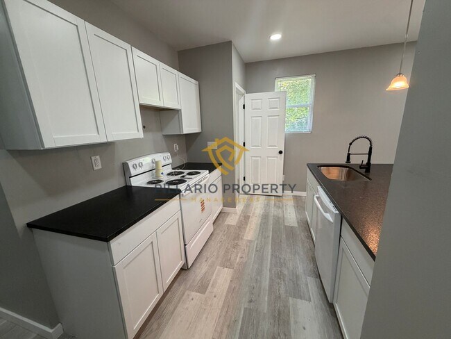 Foto del edificio - Renovated 3-Bedroom Near State Fairgrounds, Available NOW!