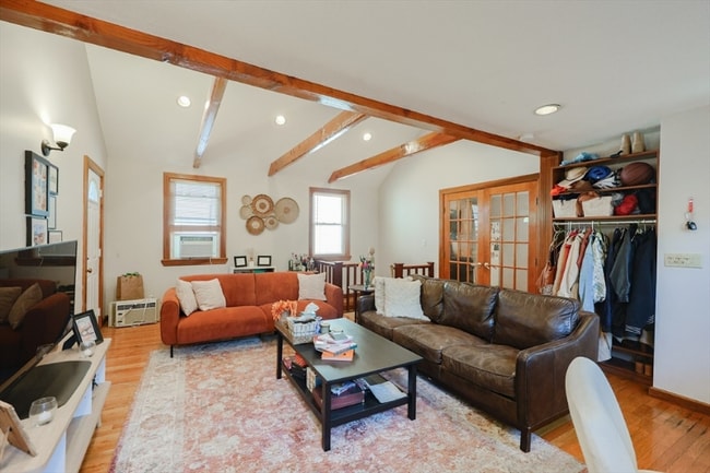 Photo - 127 Amory St Apartment