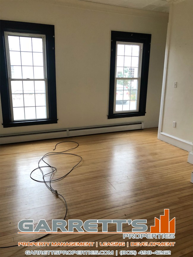 Building Photo - 64 N Pleasant St
