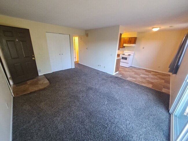 Foto del edificio - 2796 Willow Dr