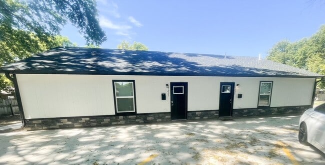 Building Photo - Italian Estates Property Management