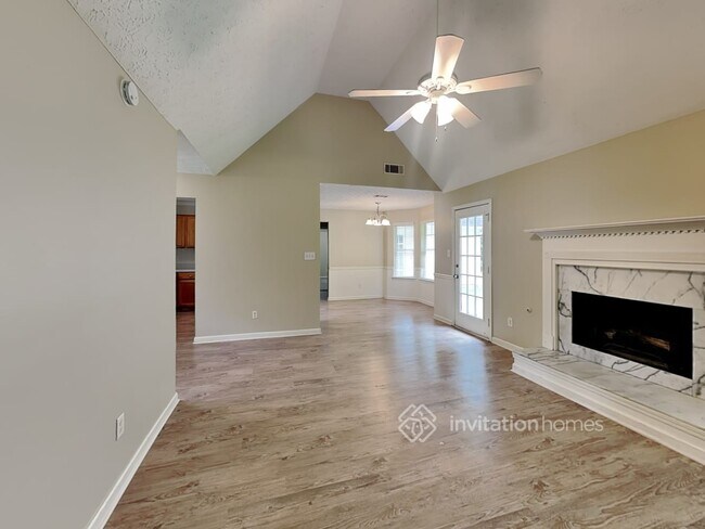 Foto del edificio - 235 Ashley Woods Dr