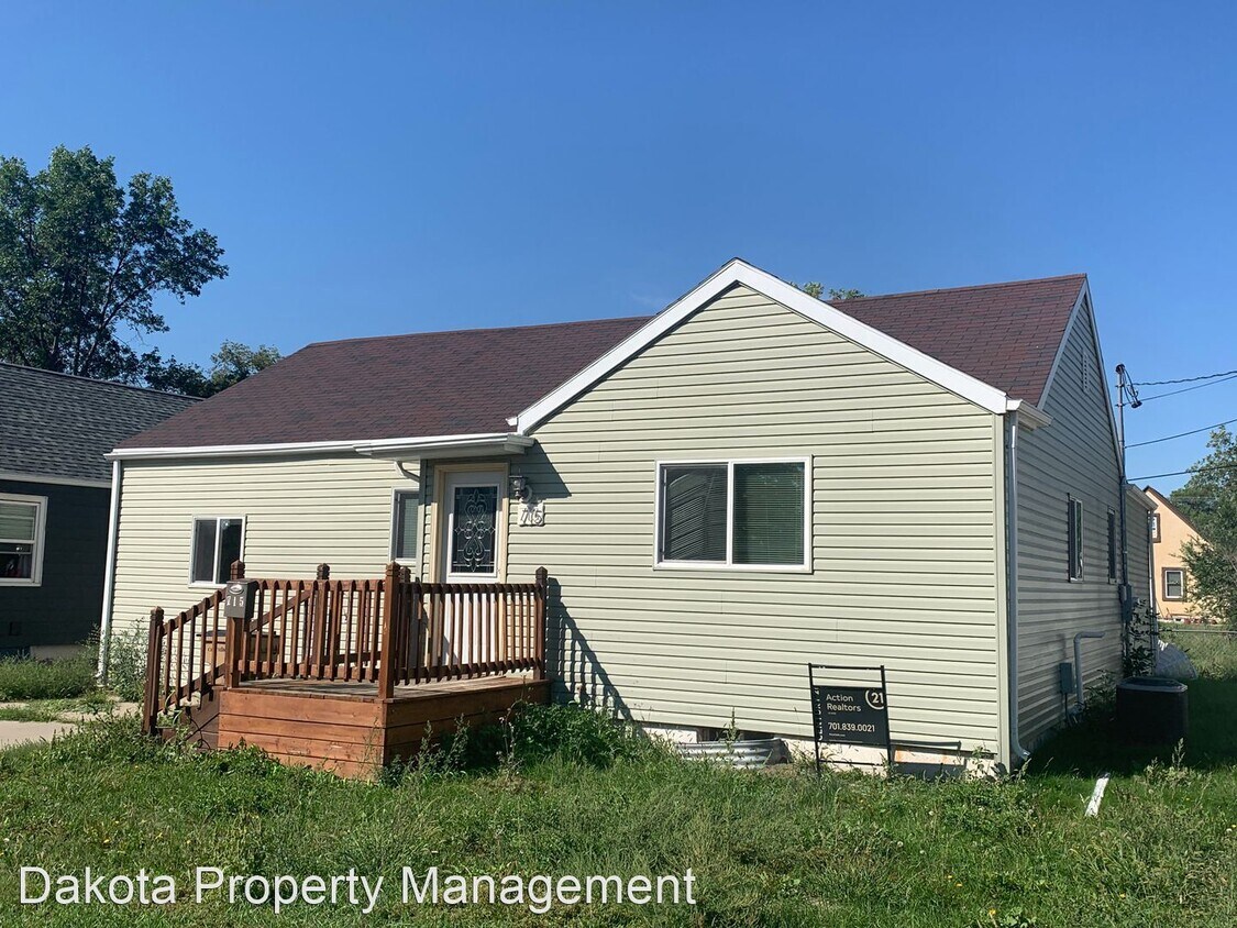 Primary Photo - 3 br, 2 bath House - 715 7th St NW