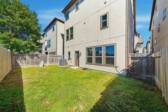 Building Photo - 4011 Centre Glen Dr