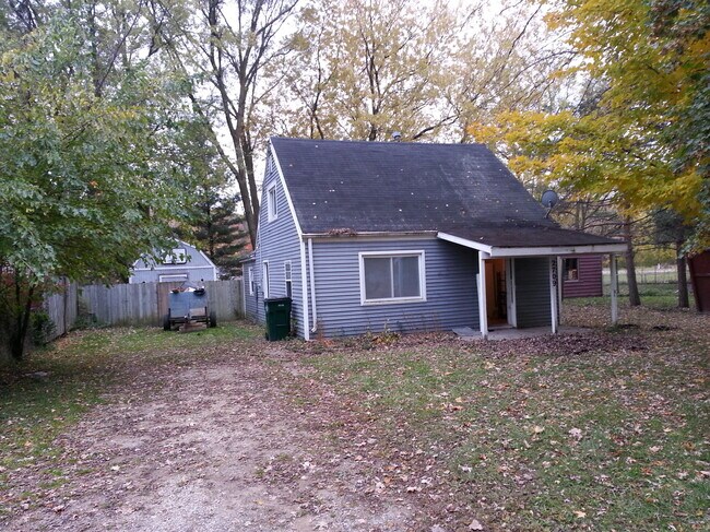 Building Photo - 2709 Midwood St
