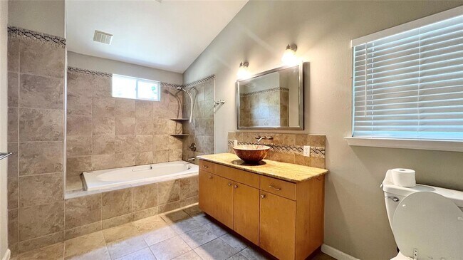 Foto del edificio - 5500 Duval St