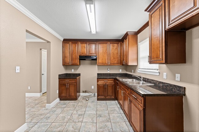 Building Photo - 5646 Belmark St