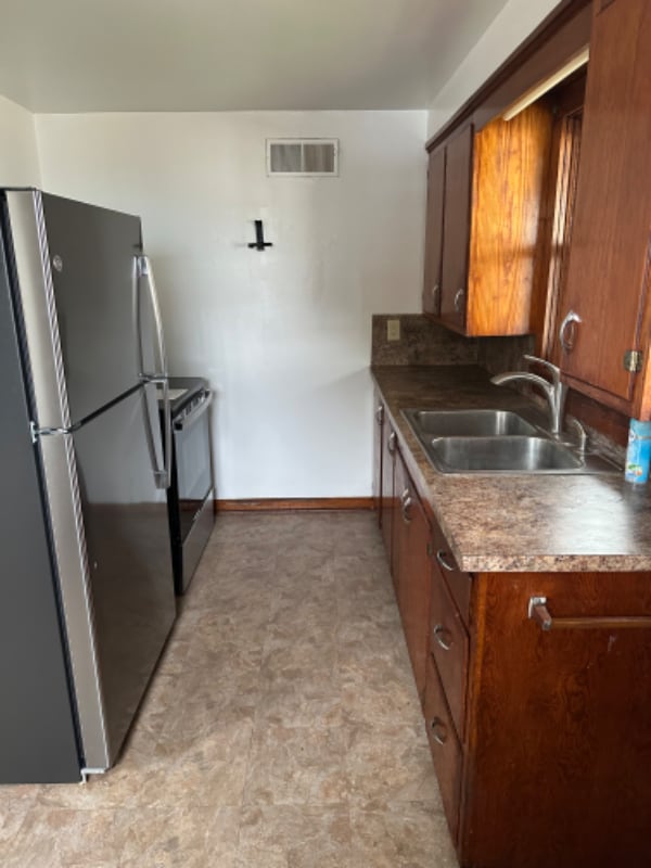 Building Photo - 745 Naylor Ave