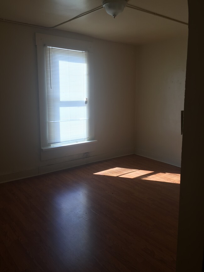Building Photo - Broadway Apartments